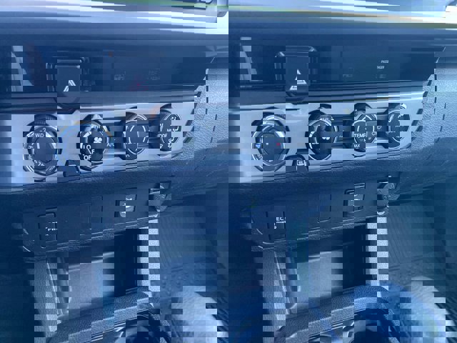 Used 2017 Toyota Tacoma SR5 image 16