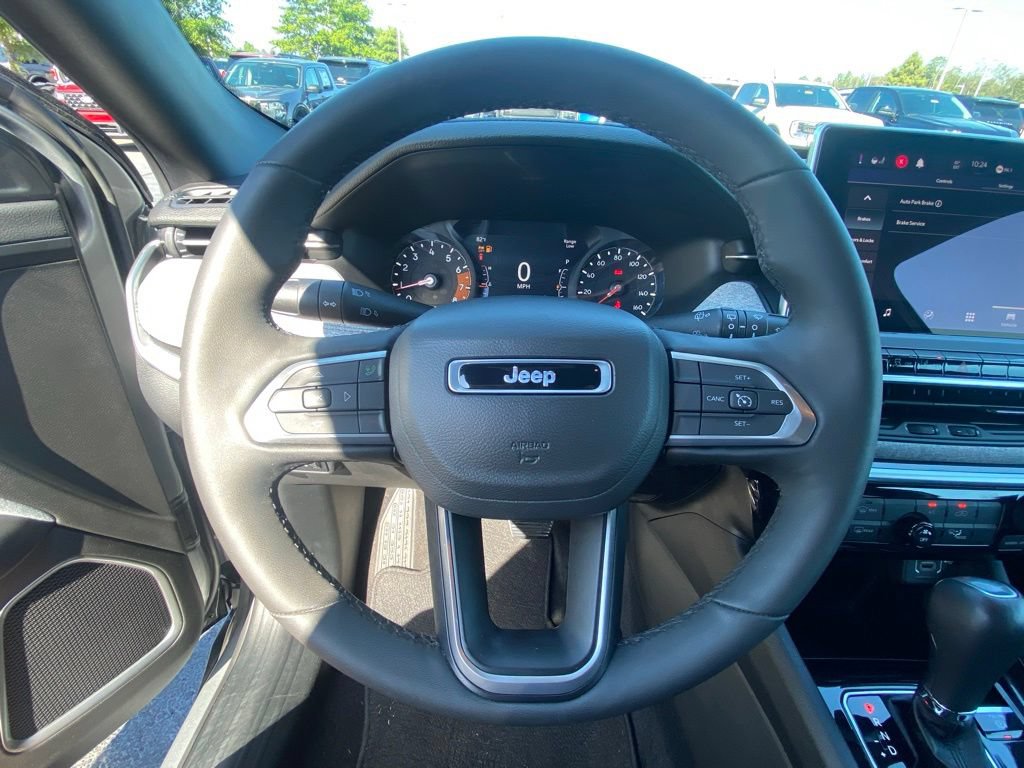 Used 2024 Jeep Compass Latitude AWD/4WD image 13