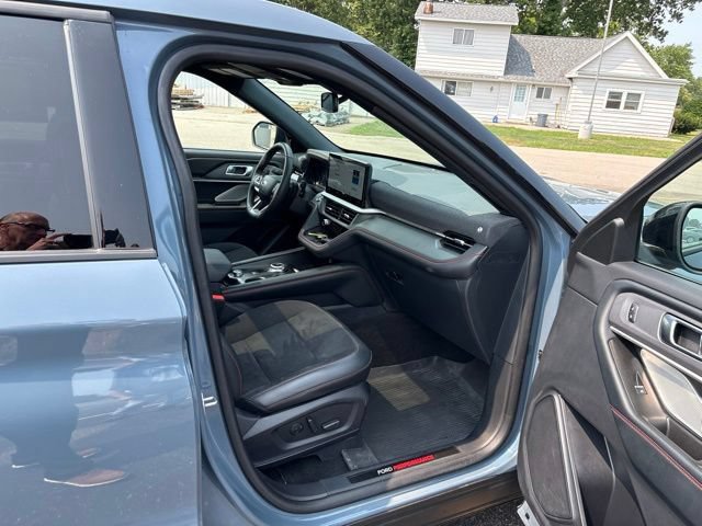 Certified 2025 Ford Explorer ST AWD/4WD image 5