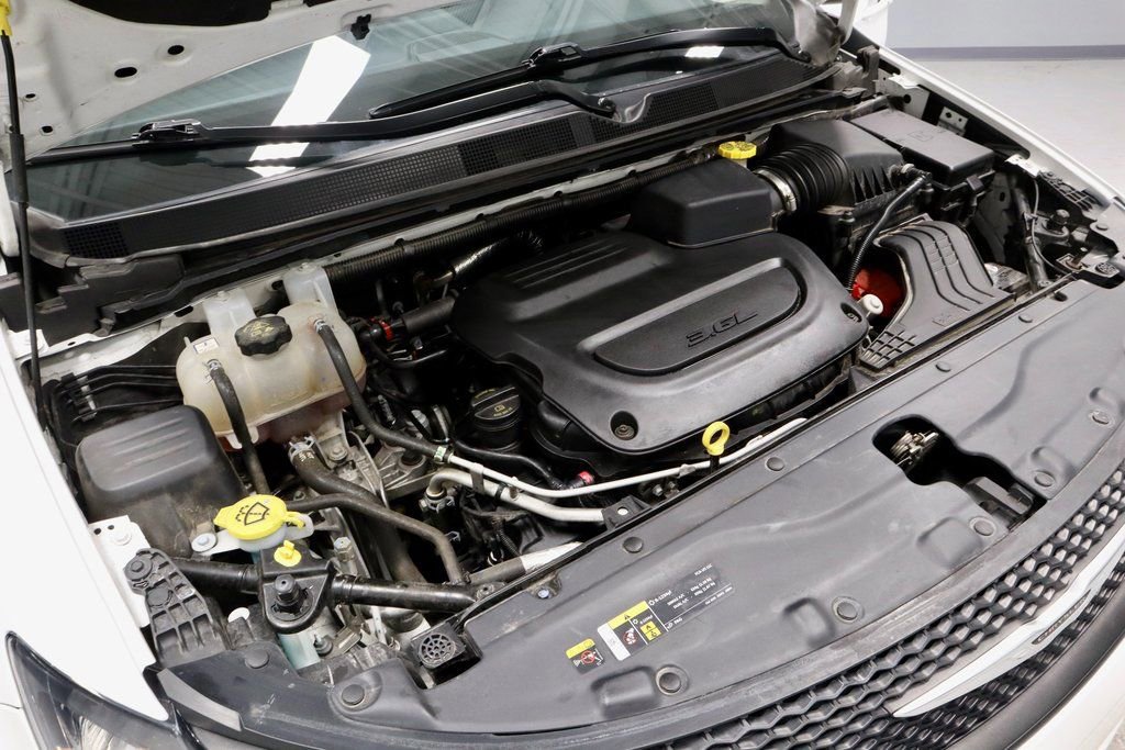 Used 2023 Chrysler Voyager LX image 19