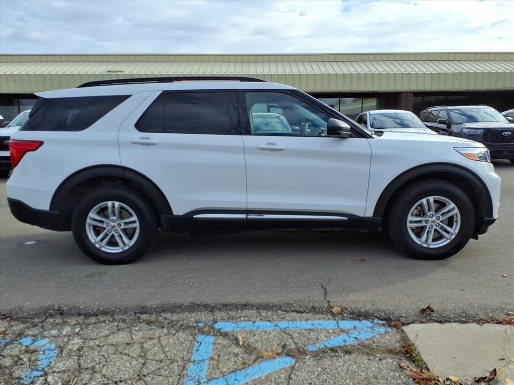 Certified 2021 Ford Explorer XLT w/ Equipment Group 202A image 6