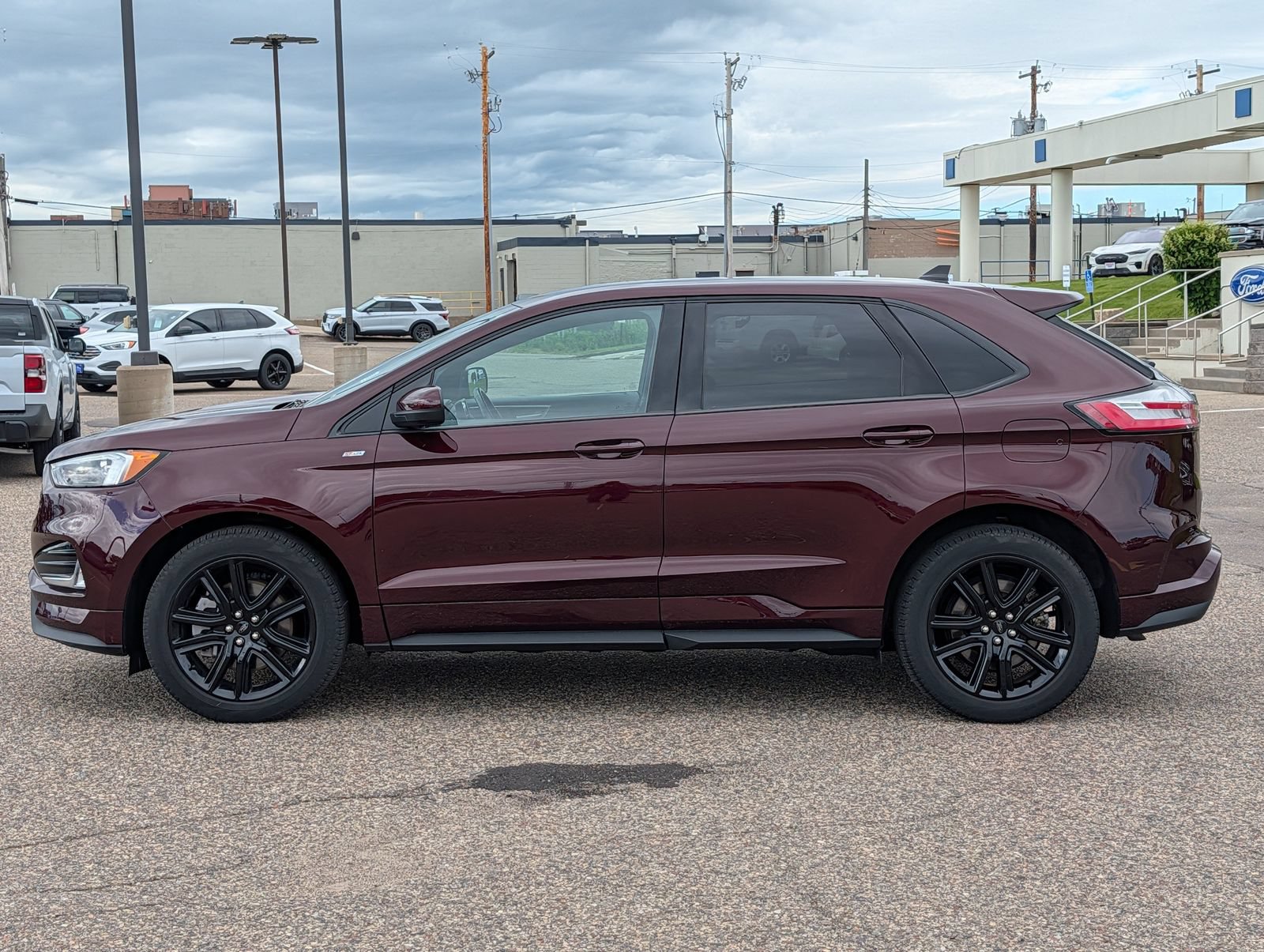 Certified 2023 Ford Edge ST-Line w/ Class II Trailer Tow Package AWD/4WD image 2