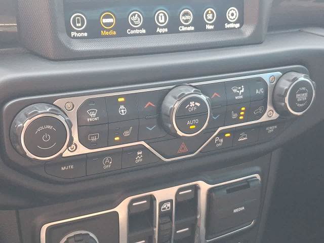 Used 2021 Jeep Wrangler Unlimited Sahara AWD/4WD image 25