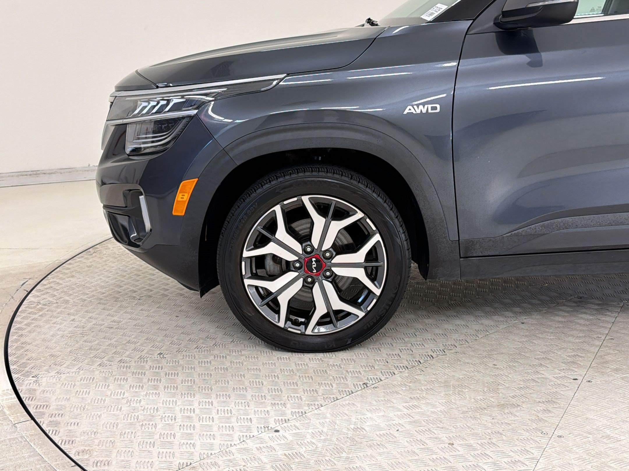Used 2022 Kia Seltos SX w/ Sunroof Package AWD/4WD image 13