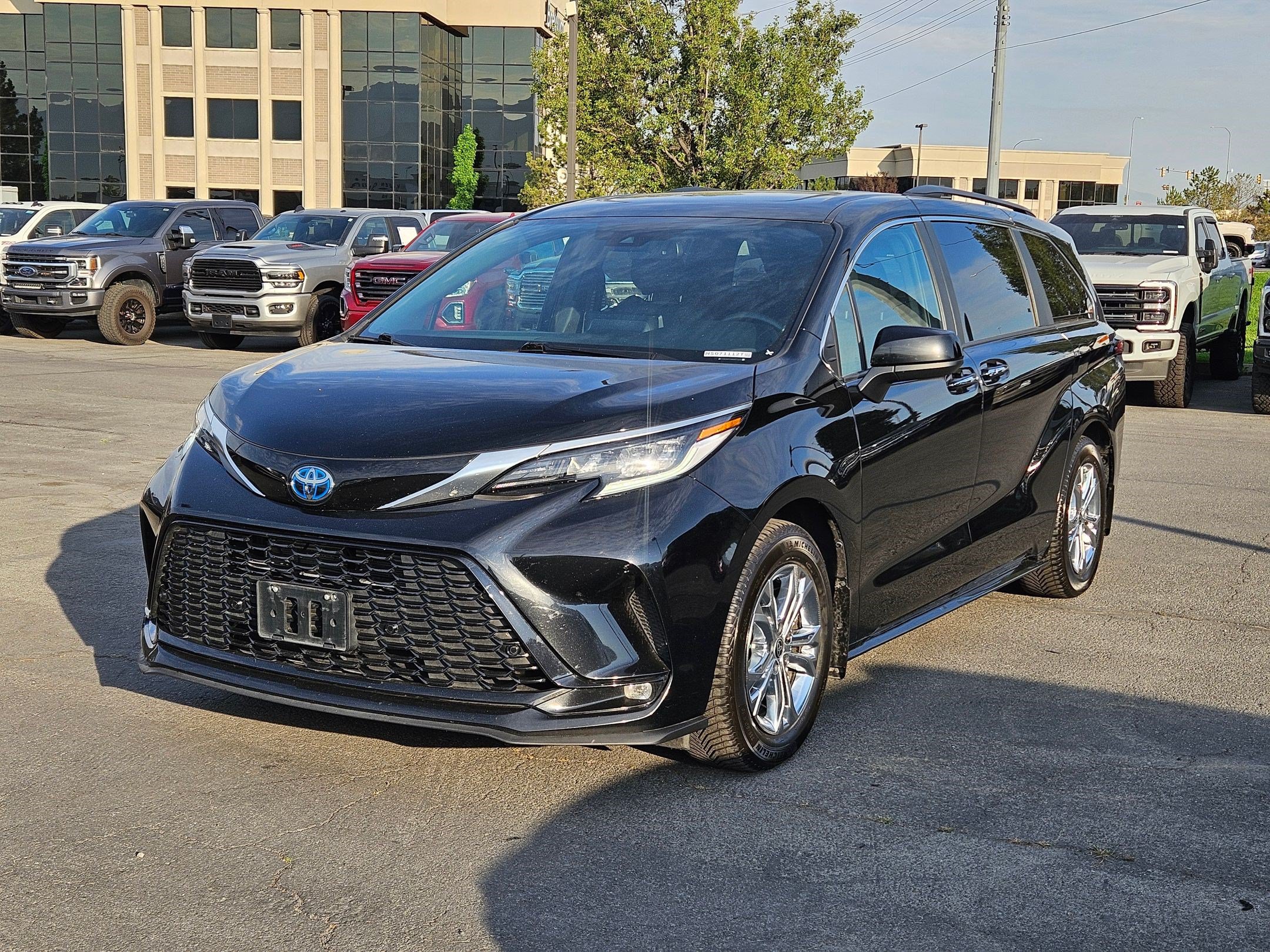 Used 2022 Toyota Sienna XSE AWD/4WD image 10