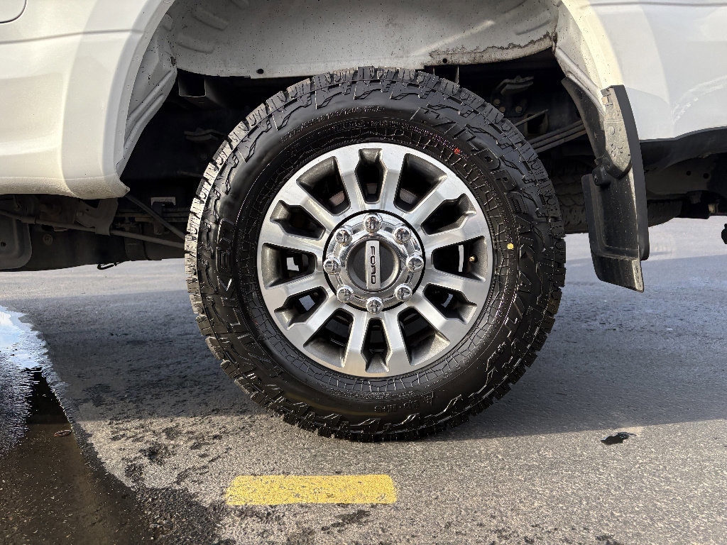 Certified 2022 Ford F350 Lariat w/ Camper Package image 13