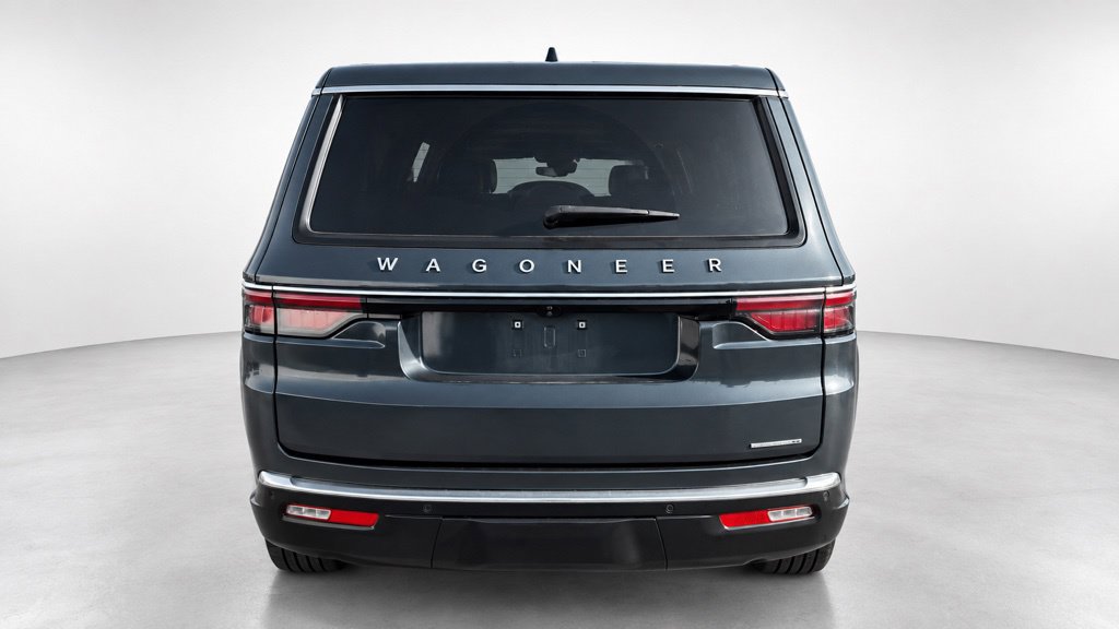 Used 2024 Jeep Wagoneer L Series II w/ Flexible Seating Group AWD/4WD image 5