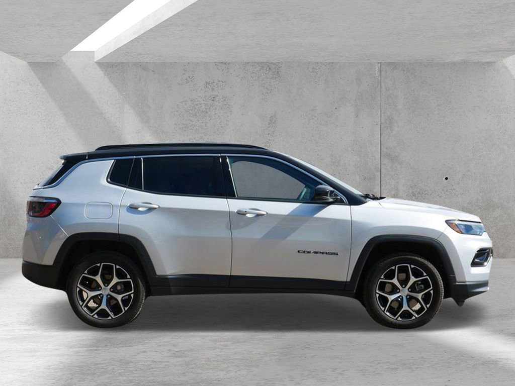 Used 2024 Jeep Compass Limited AWD/4WD image 2