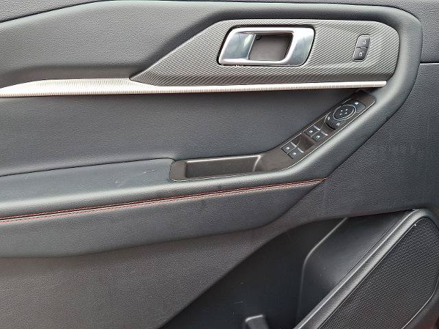 Certified 2025 Ford Explorer ST-Line AWD/4WD image 13