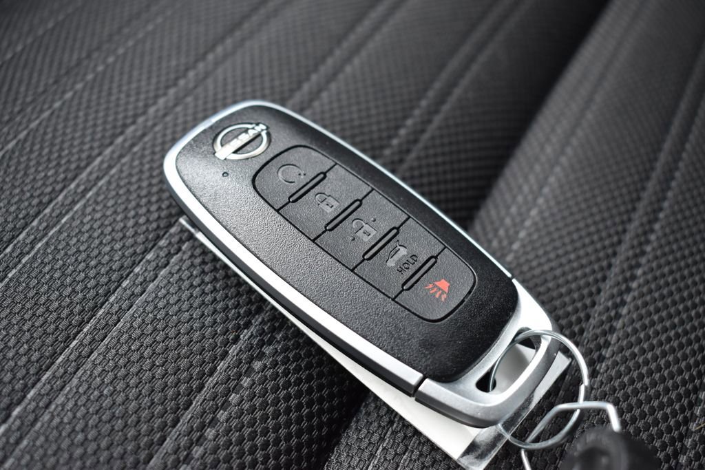 Used 2025 Nissan Rogue SV w/ Rock Creek Premium Package image 15