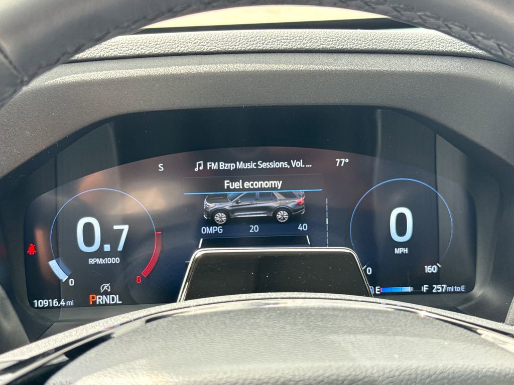 Certified 2025 Ford Explorer Platinum w/ Ultimate Package image 18