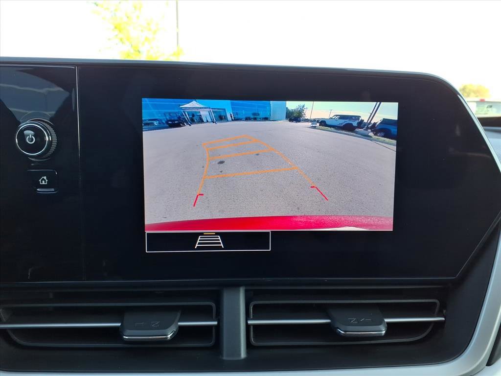 Used 2025 Chevrolet Trax LS image 20