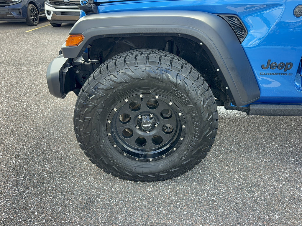 Used 2024 Jeep Gladiator Sport AWD/4WD image 30