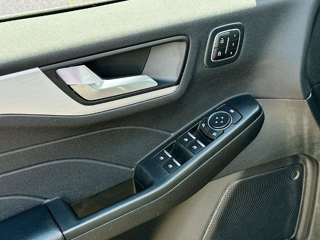 Certified 2023 Ford Escape Platinum AWD/4WD image 16