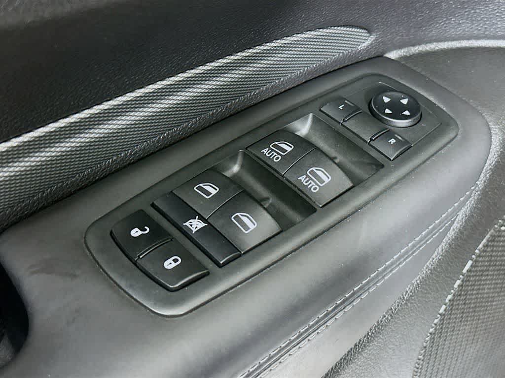 Used 2020 Dodge Durango R/T w/ Blacktop Package RWD image 29