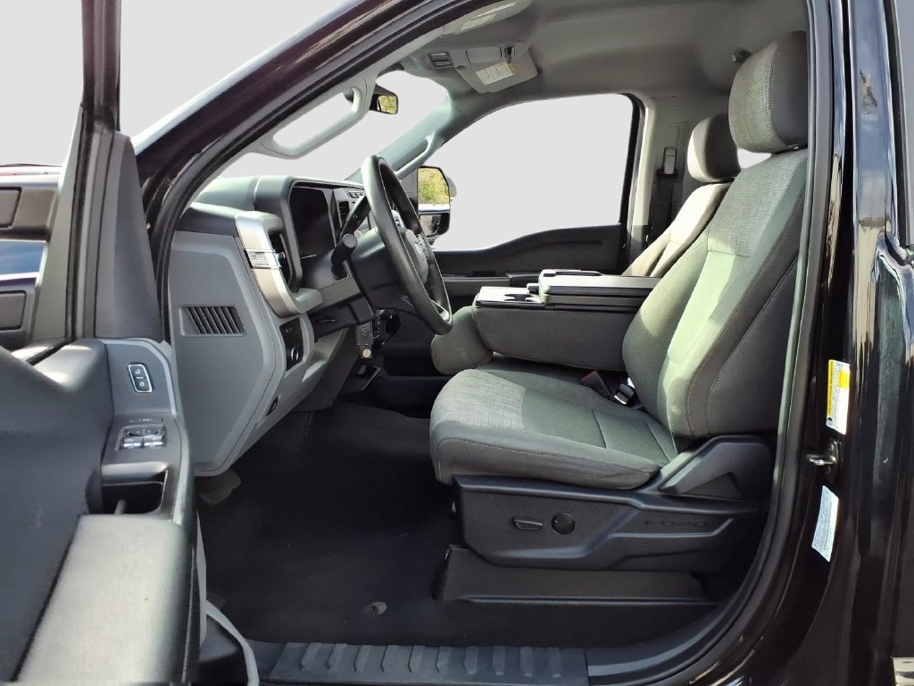 Certified 2023 Ford F350 XLT w/ 360-Degree Camera Package AWD/4WD image 25