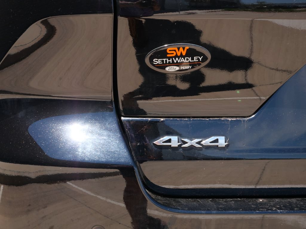 Used 2023 Jeep Grand Cherokee Overland w/ Luxury Tech Group IV AWD/4WD image 16