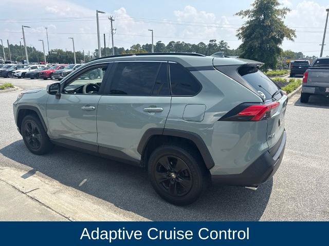 Used 2021 Toyota RAV4 XLE w/ Convenience Package FWD image 5