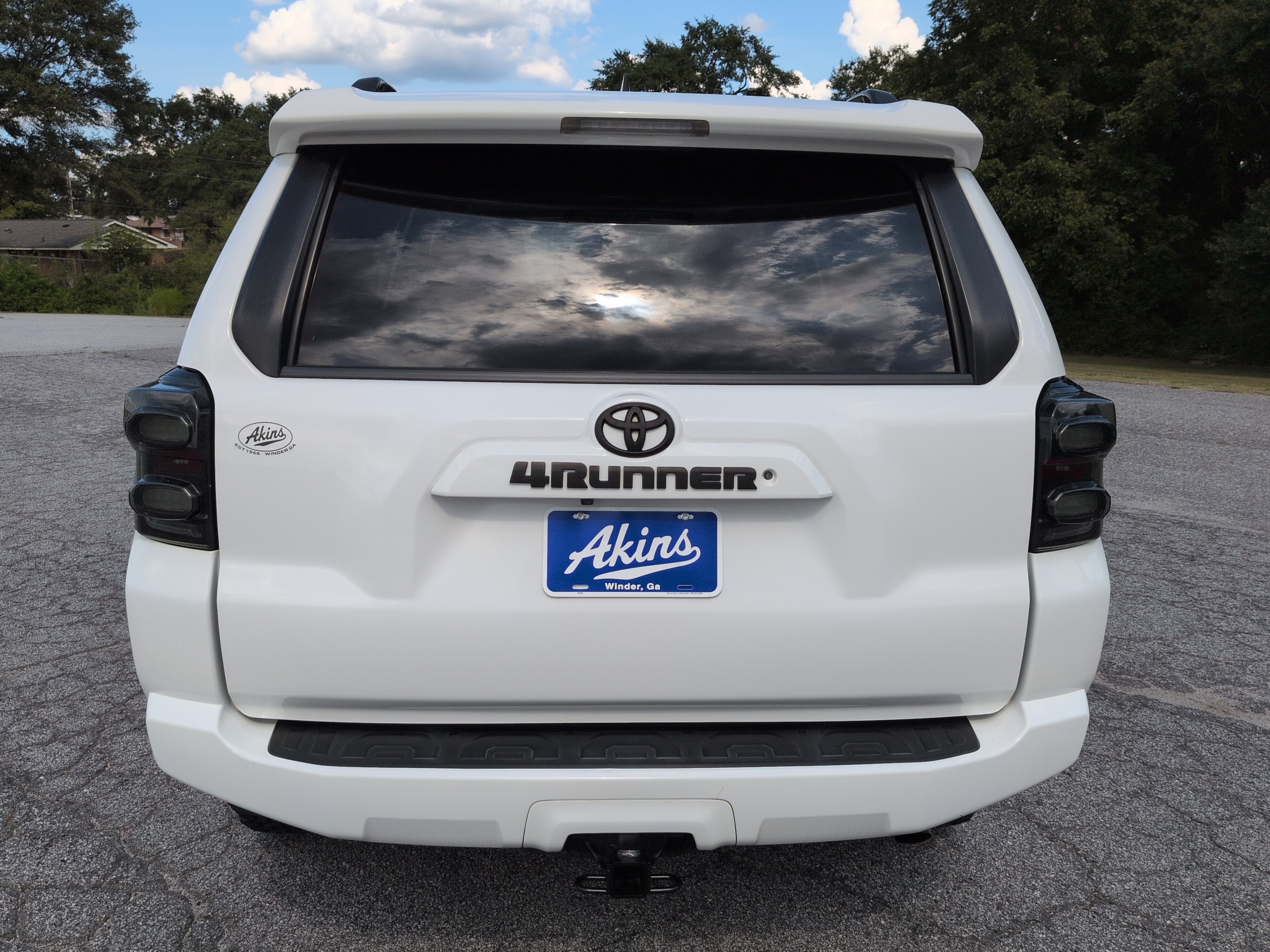 Used 2018 Toyota 4Runner SR5 Premium AWD/4WD image 4