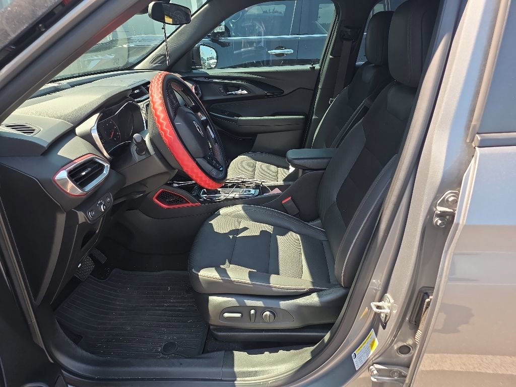 Used 2023 Chevrolet TrailBlazer RS FWD image 13