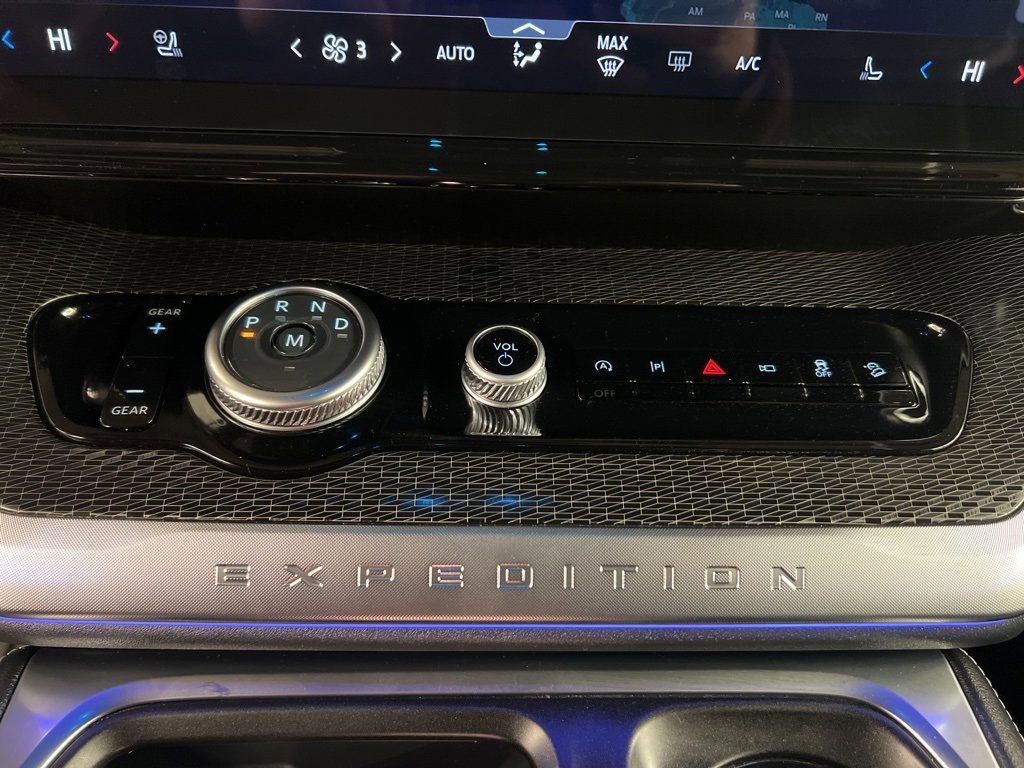 Certified 2025 Ford Expedition Max Platinum w/ Stealth Performance Package image 15