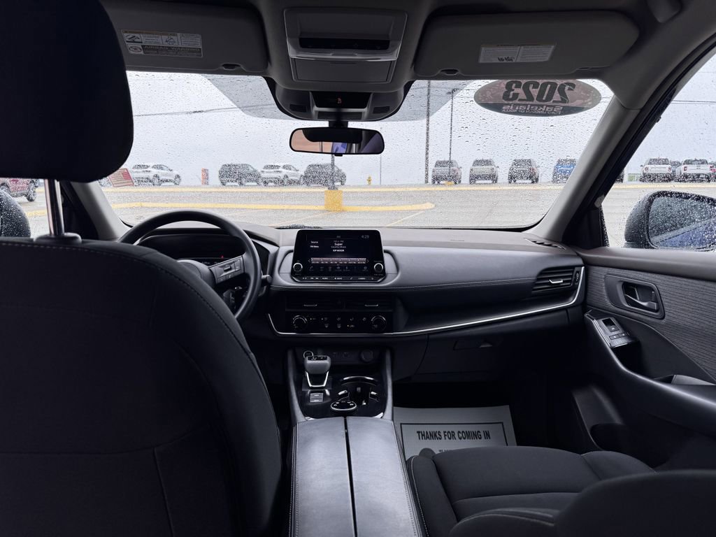 Used 2023 Nissan Rogue S image 32
