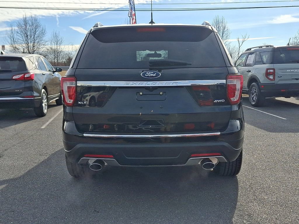 Certified 2018 Ford Explorer XLT w/ Equipment Group 202A image 5