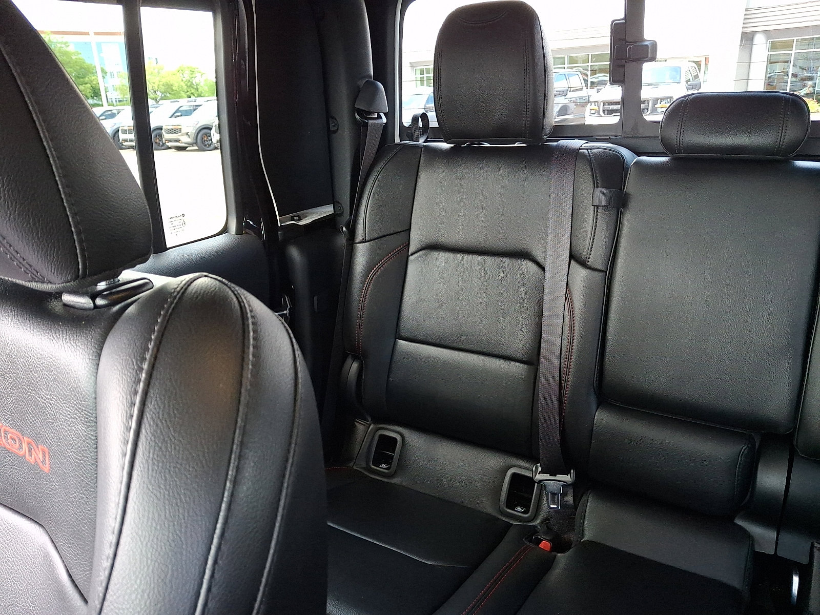 Used 2023 Jeep Gladiator Rubicon w/ LED Lighting Group AWD/4WD image 18