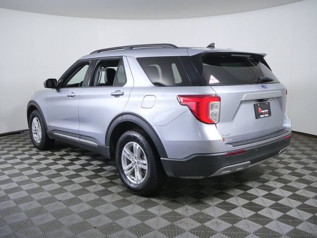 Certified 2022 Ford Explorer XLT w/ Equipment Group 202A AWD/4WD image 7