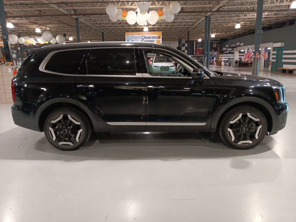 Used 2023 Kia Telluride S AWD/4WD image 5