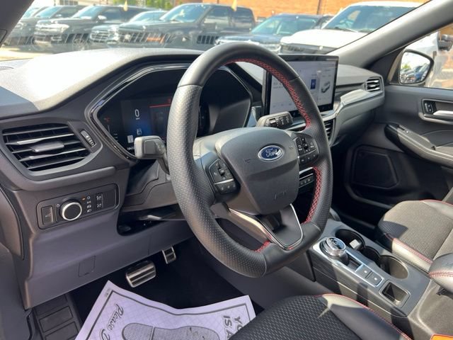 Certified 2024 Ford Escape ST-Line w/ Tech Pack #1 AWD/4WD image 7