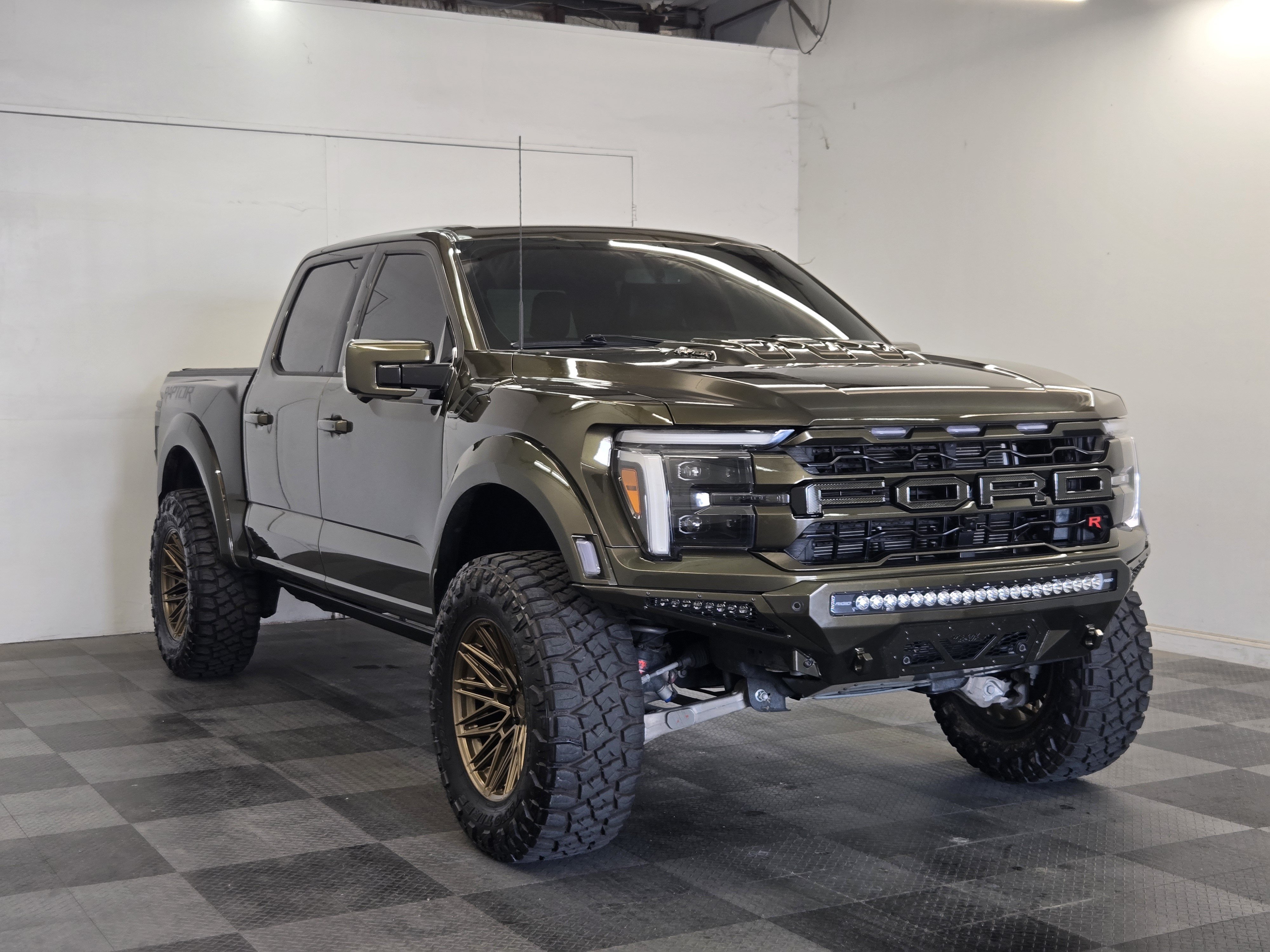 Certified 2025 Ford F150 Raptor w/ Equipment Group 803A Raptor R AWD/4WD image 2