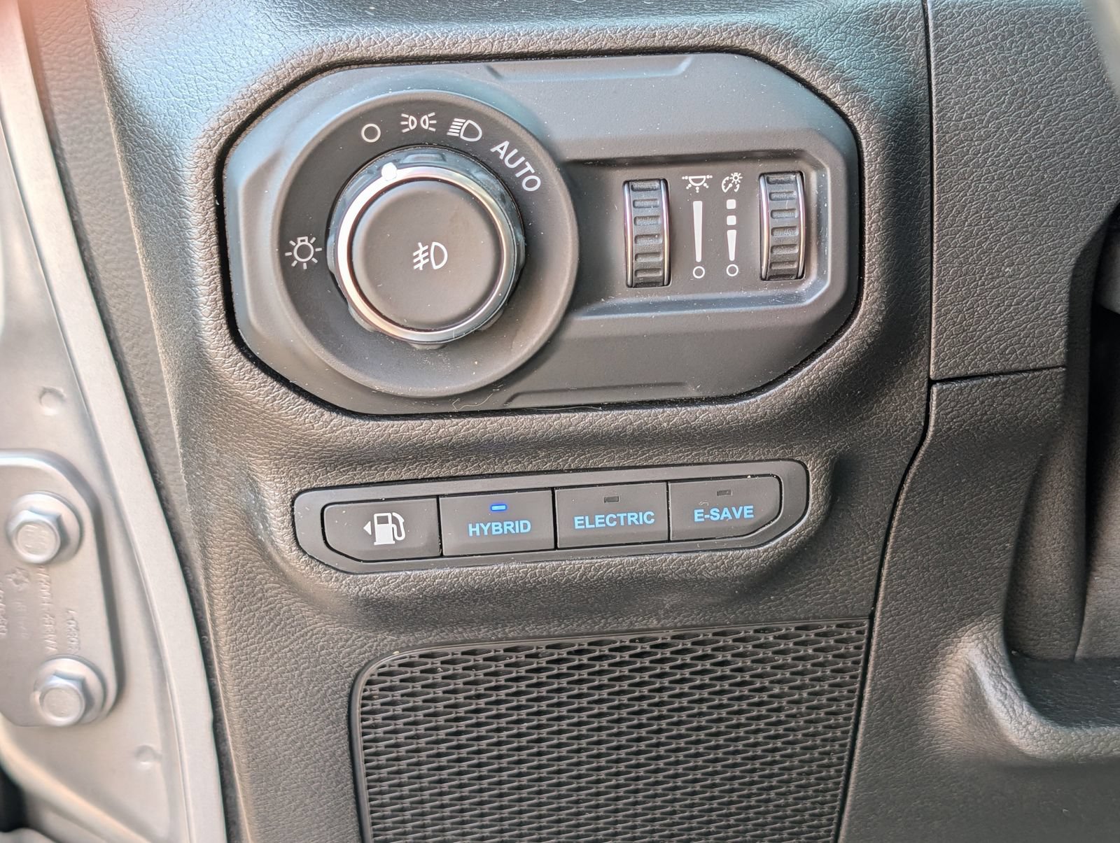 Used 2021 Jeep Wrangler Unlimited Sahara AWD/4WD image 18