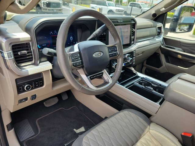 Certified 2025 Ford F350 Platinum w/ Platinum Plus Package AWD/4WD image 16
