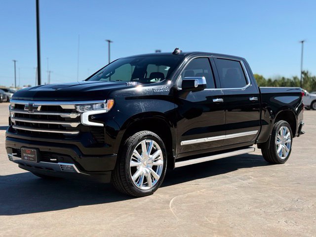 Used 2023 Chevrolet Silverado 1500 High Country w/ Technology Package AWD/4WD image 3