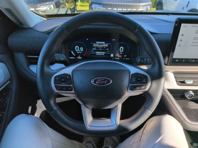 Certified 2025 Ford Explorer Active w/ Active Comfort Package AWD/4WD image 32