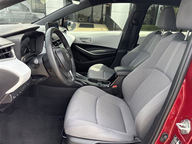 Used 2023 Toyota Corolla SE w/ Carpet Mat Package (TMS) FWD image 4
