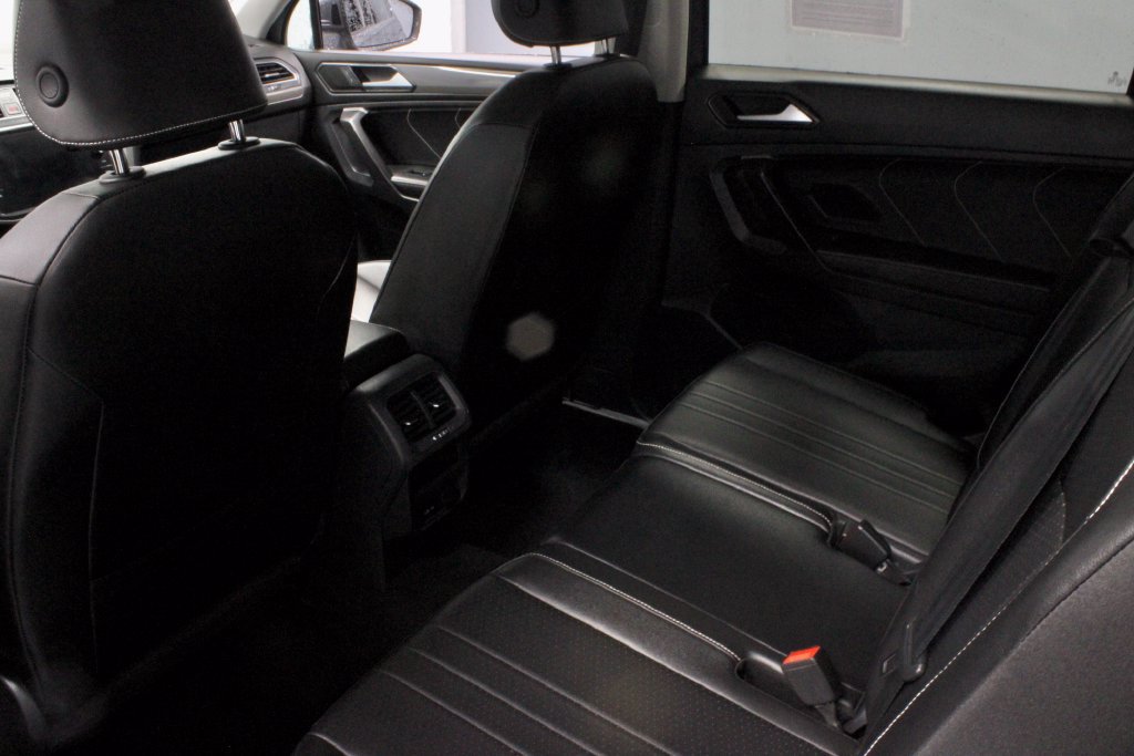 Used 2024 Volkswagen Tiguan SE FWD image 21