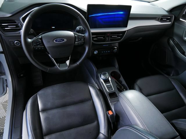 Certified 2025 Ford Escape Platinum AWD/4WD image 4