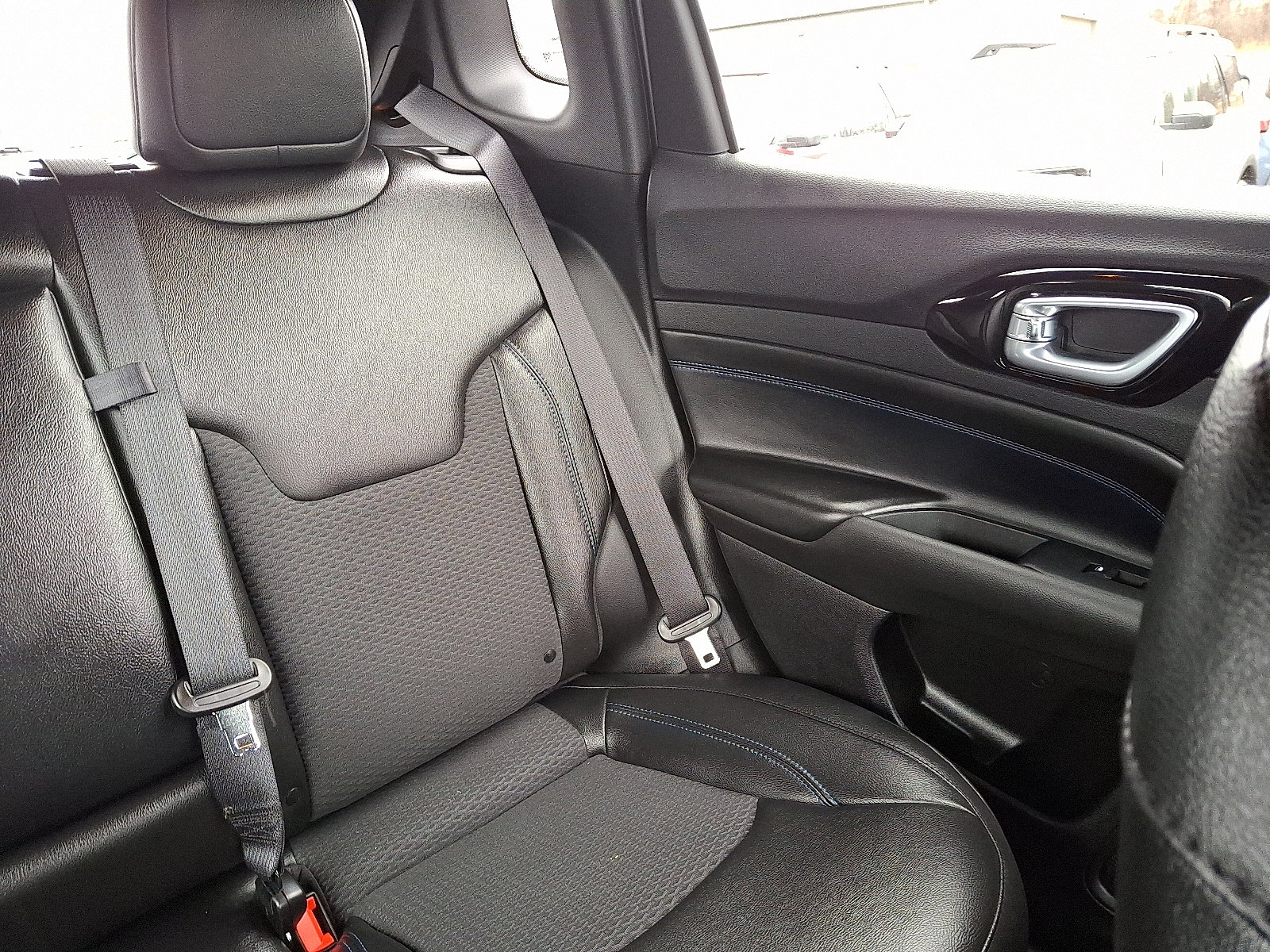 Used 2025 Jeep Compass Latitude w/ Altitude Special Edition image 20