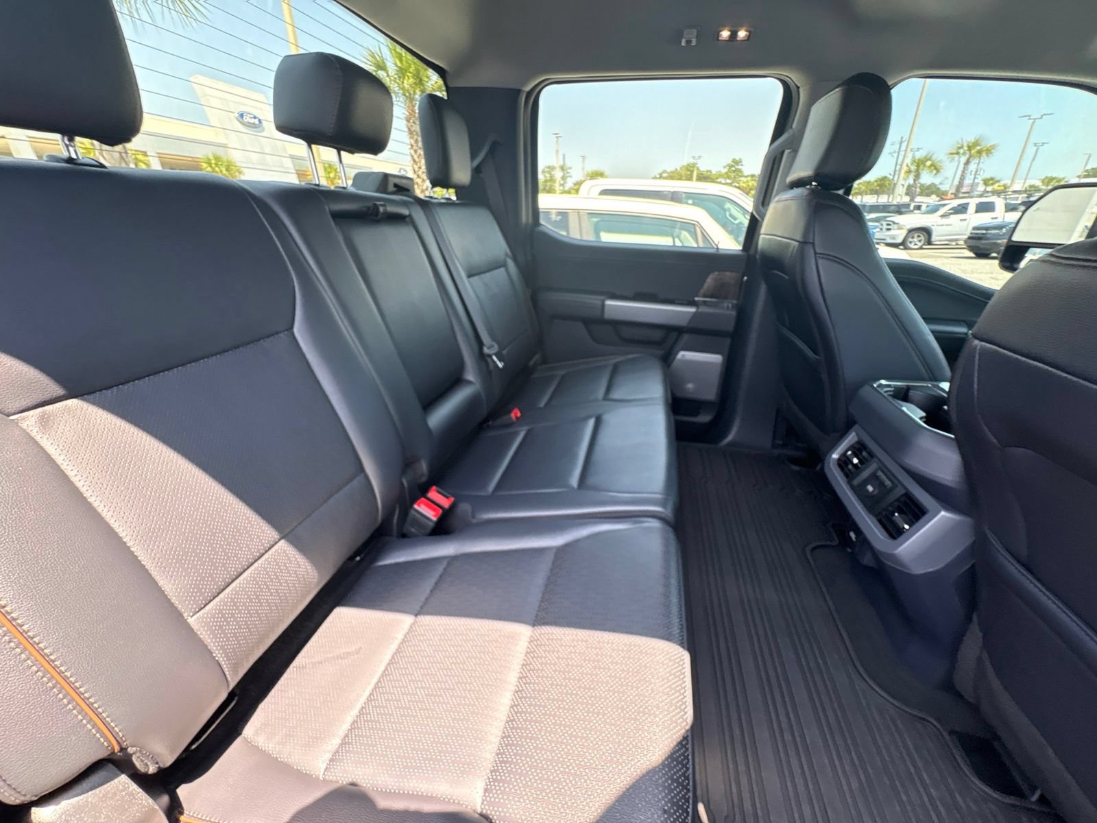 Certified 2026 Ford F250 Lariat w/ FX4 Off-Road Package AWD/4WD image 43