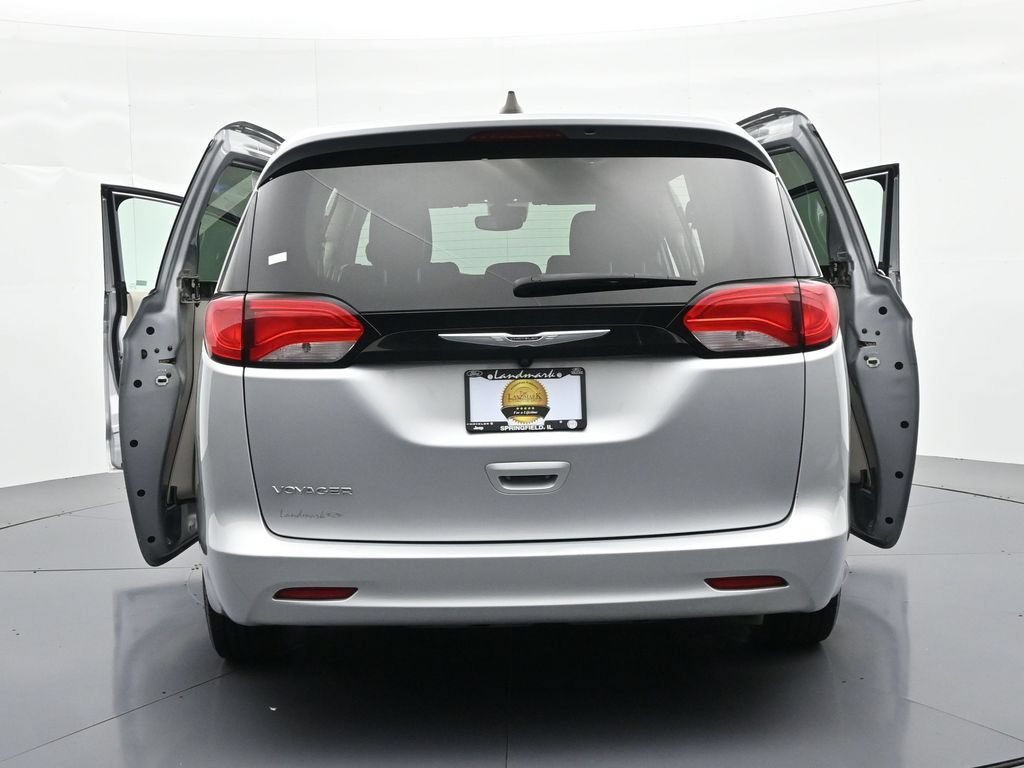 Used 2023 Chrysler Voyager LX FWD image 25