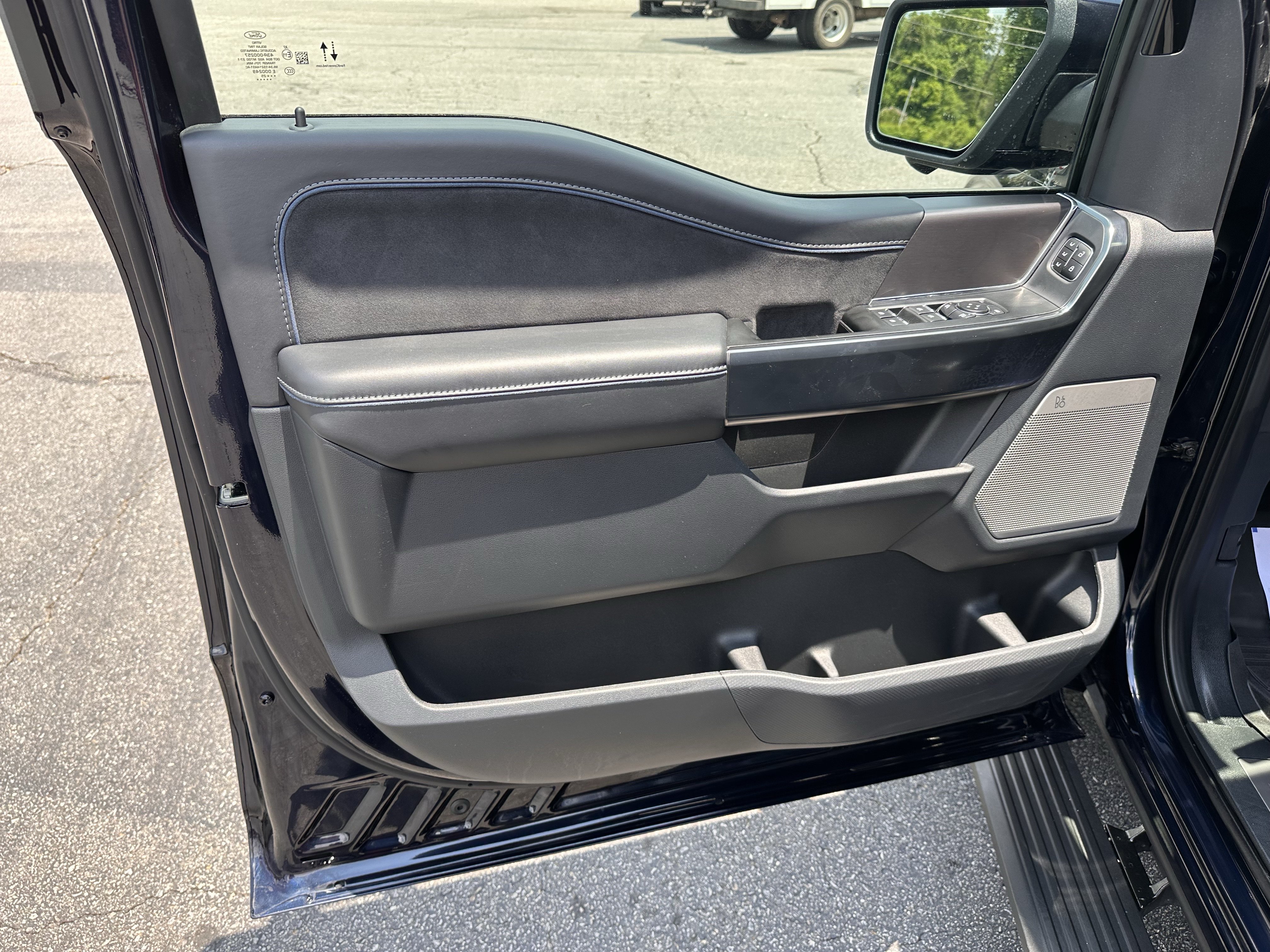 Certified 2025 Ford F150 Platinum AWD/4WD image 11
