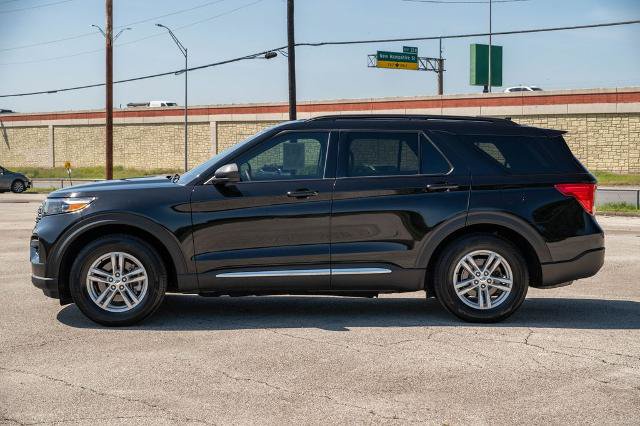 Certified 2024 Ford Explorer XLT RWD image 5