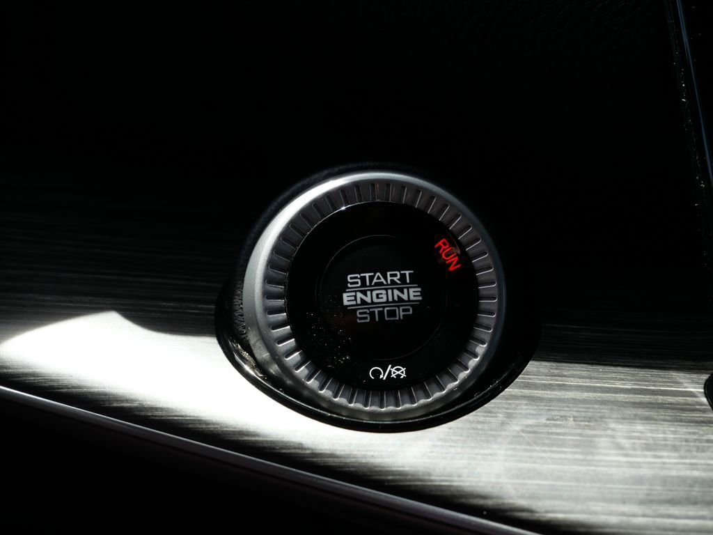 Used 2024 Jeep Wagoneer L Series II w/ Flexible Seating Group image 25