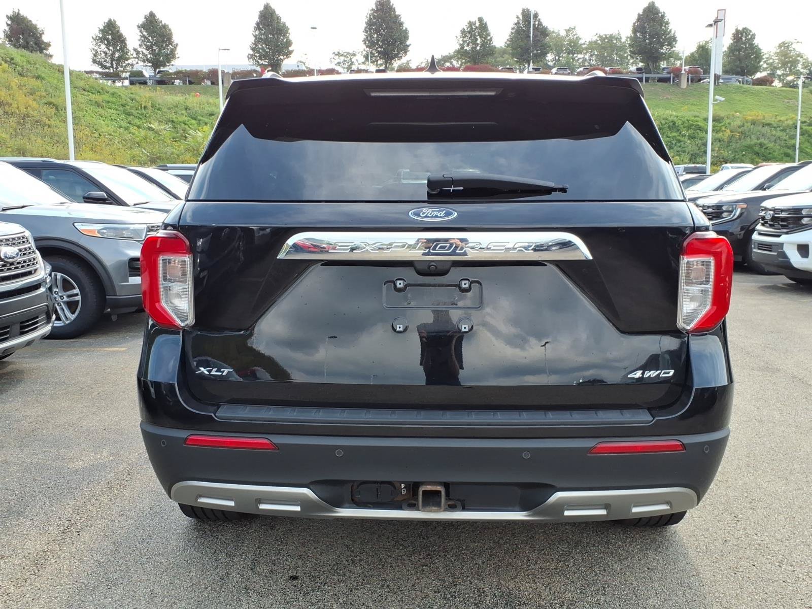 Certified 2023 Ford Explorer XLT w/ Equipment Group 202A AWD/4WD image 5