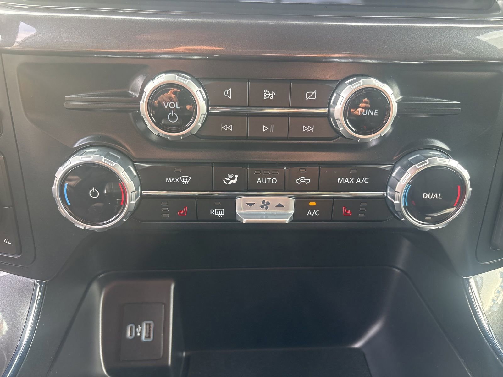 Certified 2023 Ford F150 XLT w/ Equipment Group 302A High image 32