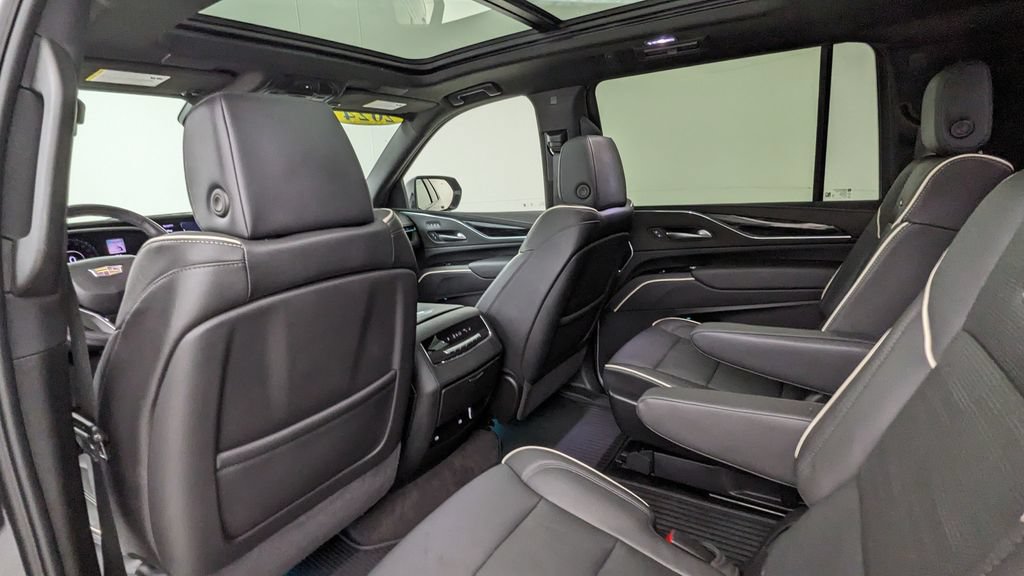 Used 2024 Cadillac Escalade ESV Sport w/ Touring Package AWD/4WD image 38