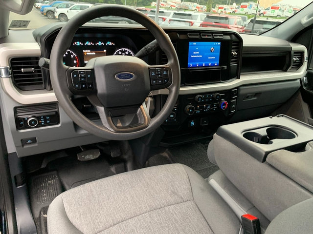 Certified 2024 Ford F250 XL w/ Snow Plow/Camper Package AWD/4WD image 20