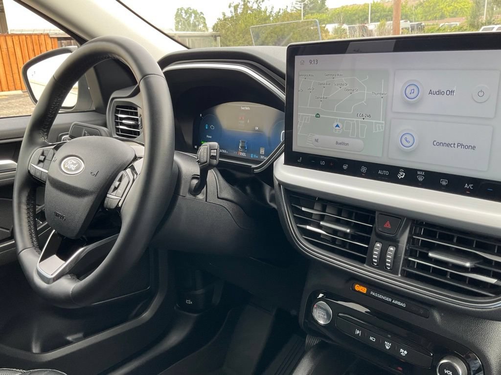 Certified 2024 Ford Escape SE w/ PHEV Premium Package FWD image 39